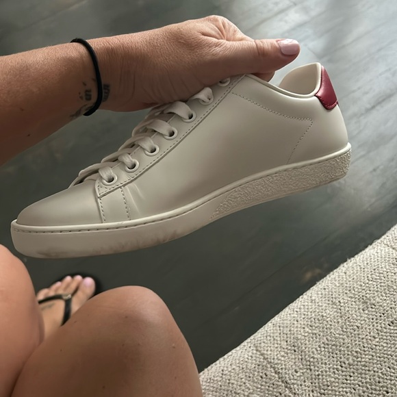 Gucci interlocking perforated GG sneakers - Picture 10 of 10